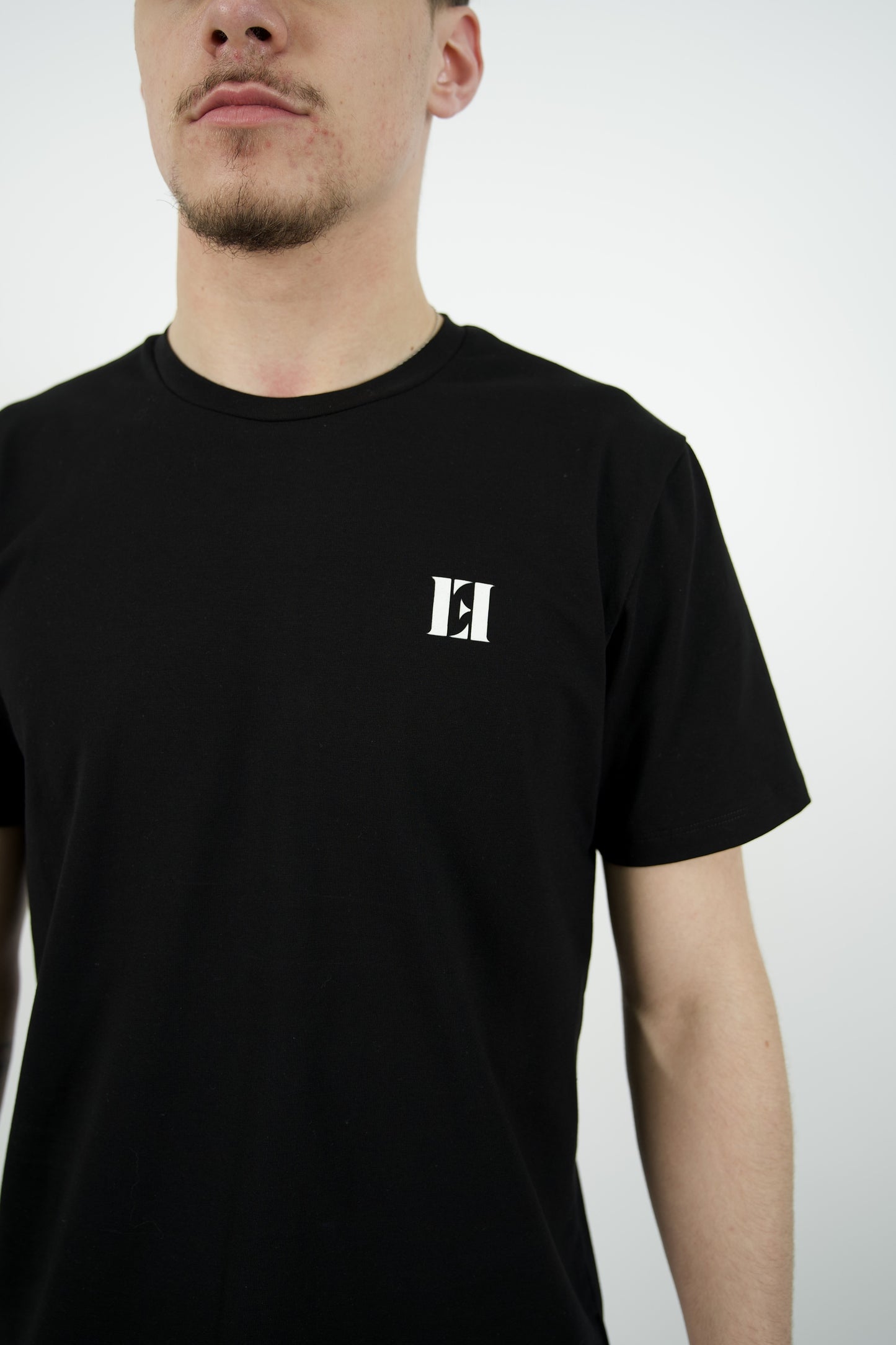 LF005 Black
