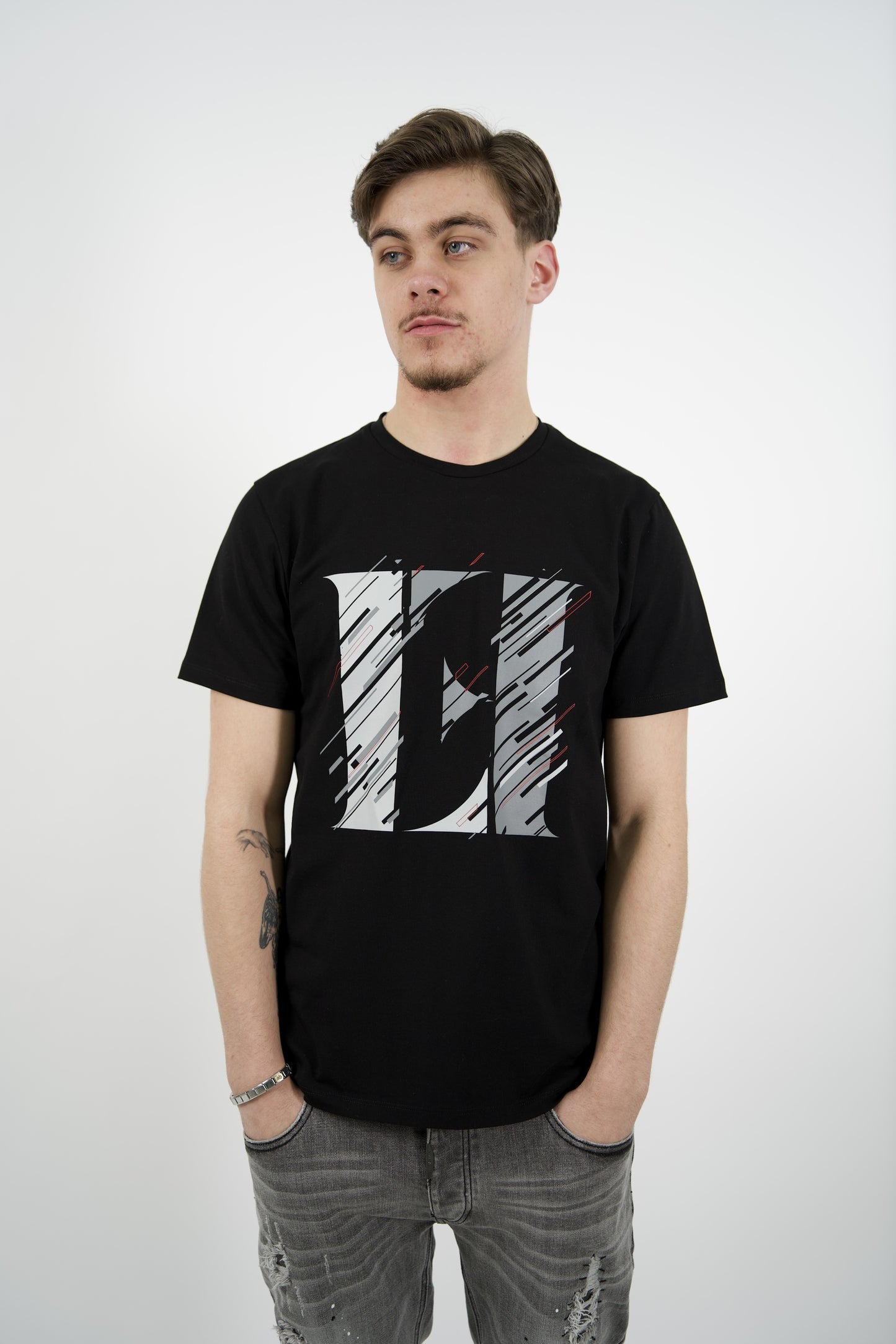 LF004 Black