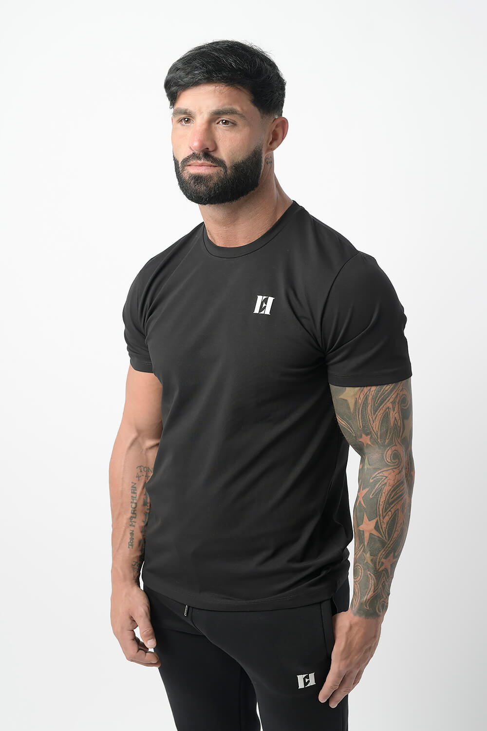 Essential T-Shirt Black